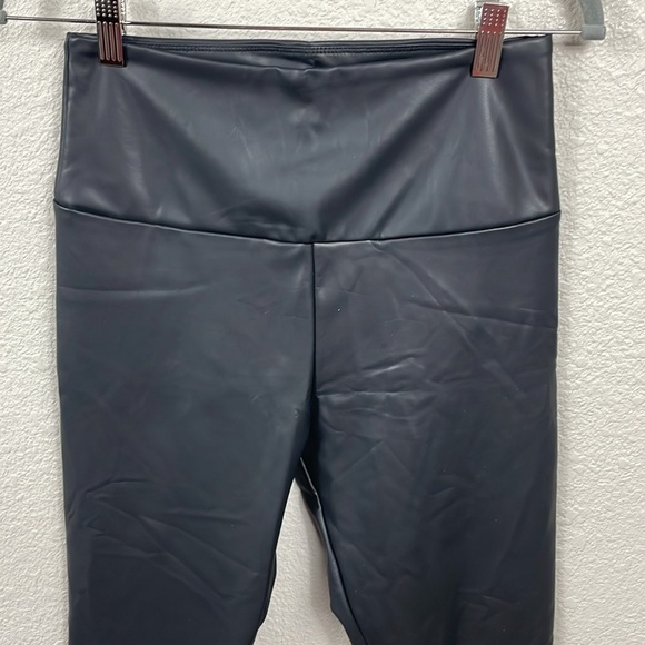 NWT Viv Collection Faux Leather Vegan Leggings Black Ankle Fleece Lined Sz M - Picture 4 of 11